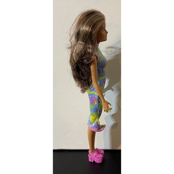 Barbie Teresa It Takes Two Travel #HKB05 Barbie Doll Hispanic Neysa Petite - Picture 4 of 9